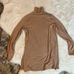 Aritiza beige turtleneck